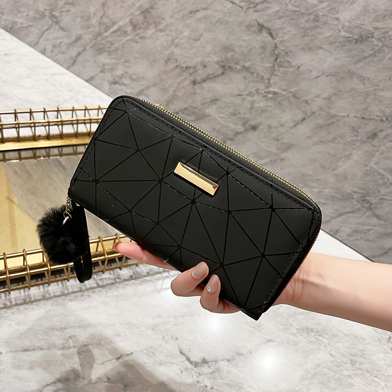 レディース二つ折り財布 幾何学模様が映えるラウンドファスナー二つ折り財布