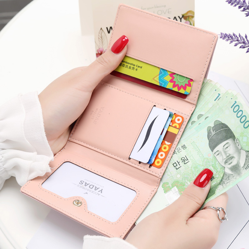 レディース二つ折り財布 上品な金具デザインコンパクト二つ折り財布