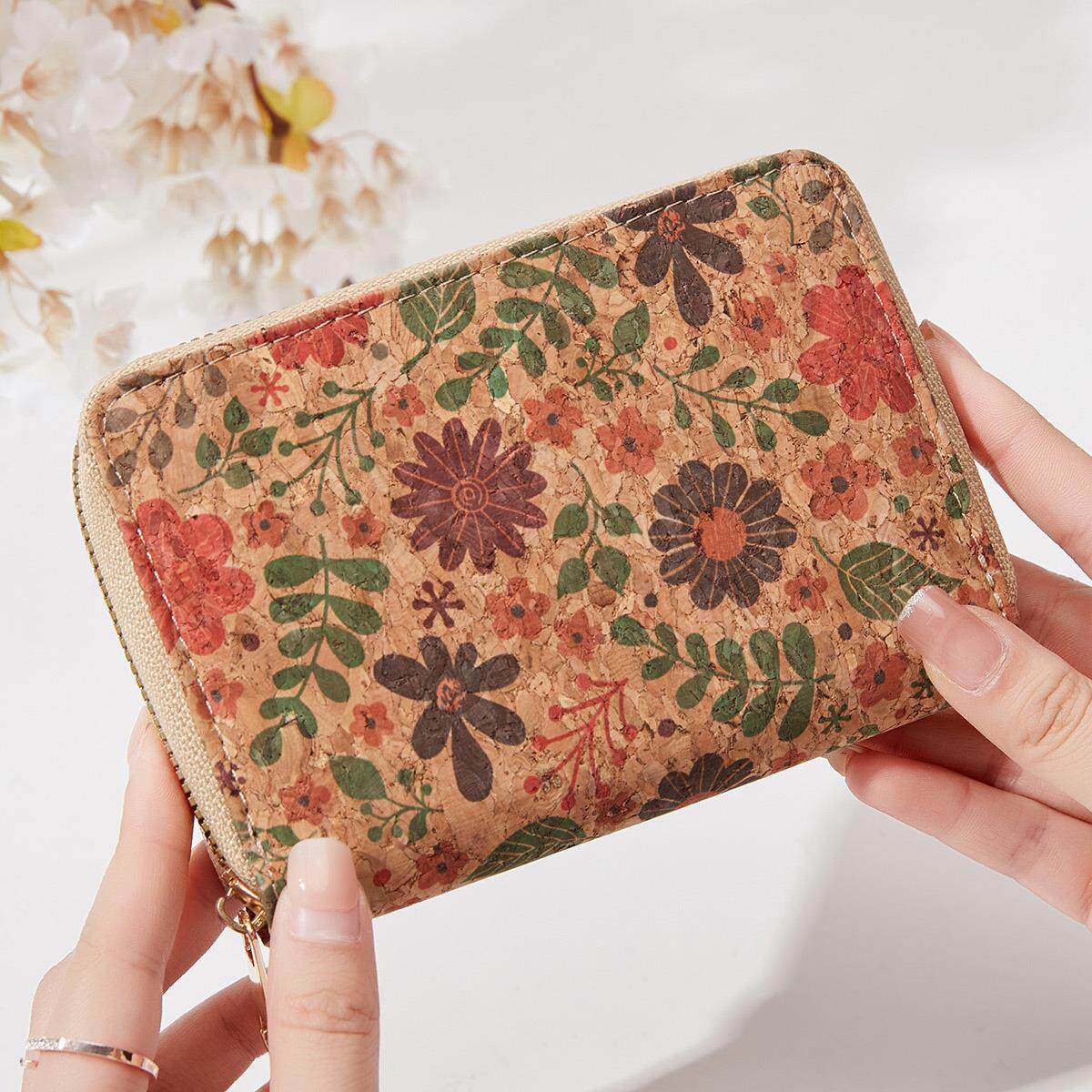 レディース二つ折り財布 ボタニカル柄コルク素材ラウンドファスナー二つ折り財布