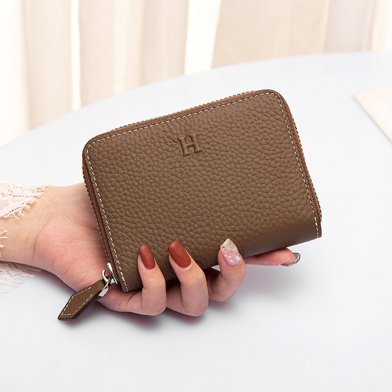 レディース二つ折り財布 型押しレザー ラウンドファスナー二つ折り財布