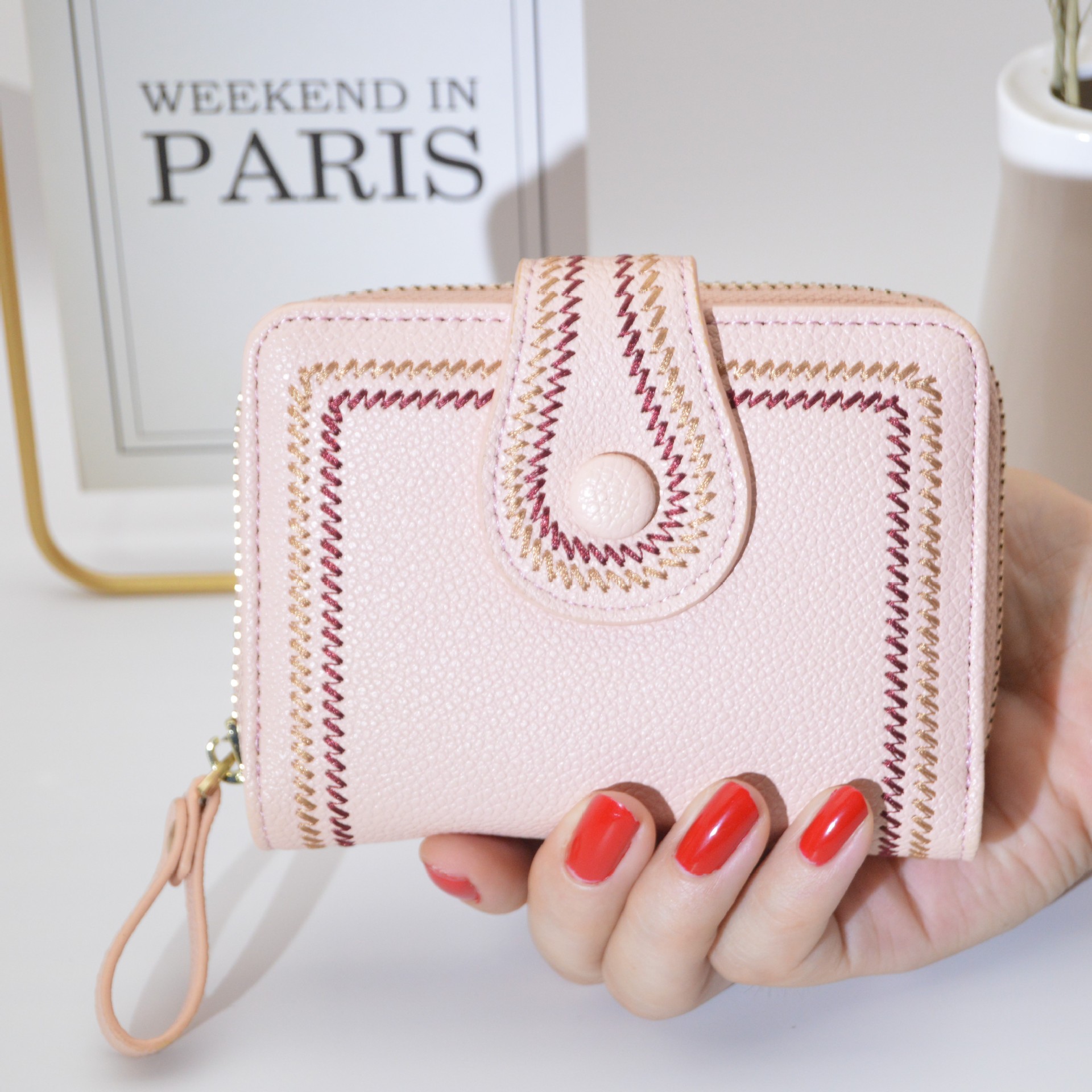 レディース二つ折り財布 手刺繍風ステッチデザイン二つ折り財布