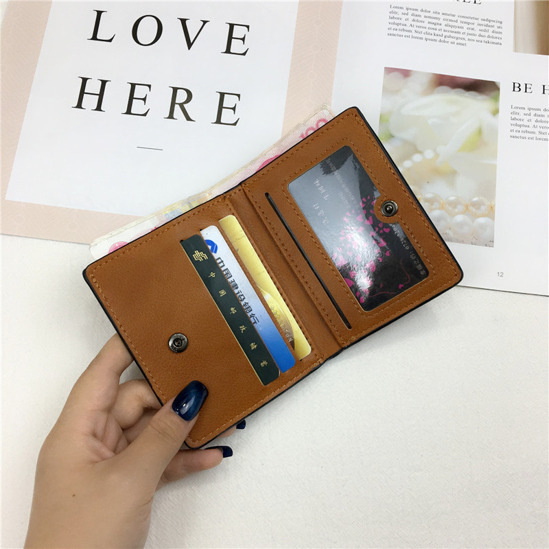 レディース二つ折り財布 本革使用シンプルデザインのコンパクト二つ折り財布