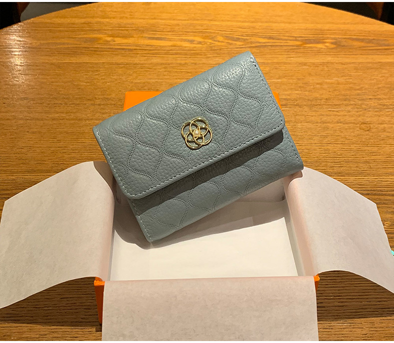 レディース二つ折り財布 キルティングステッチ上品二つ折り財布ミニ