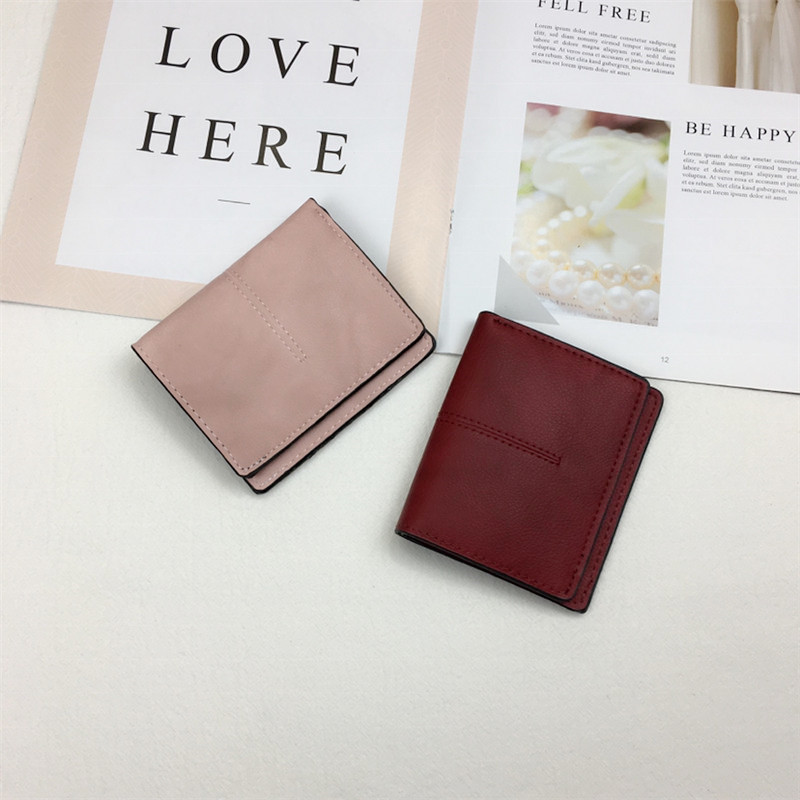 レディース二つ折り財布 本革使用シンプルデザインのコンパクト二つ折り財布