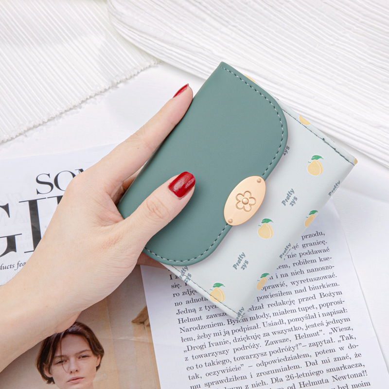 レディース二つ折り財布 フラワー金具付き果物柄二つ折りミニ財布