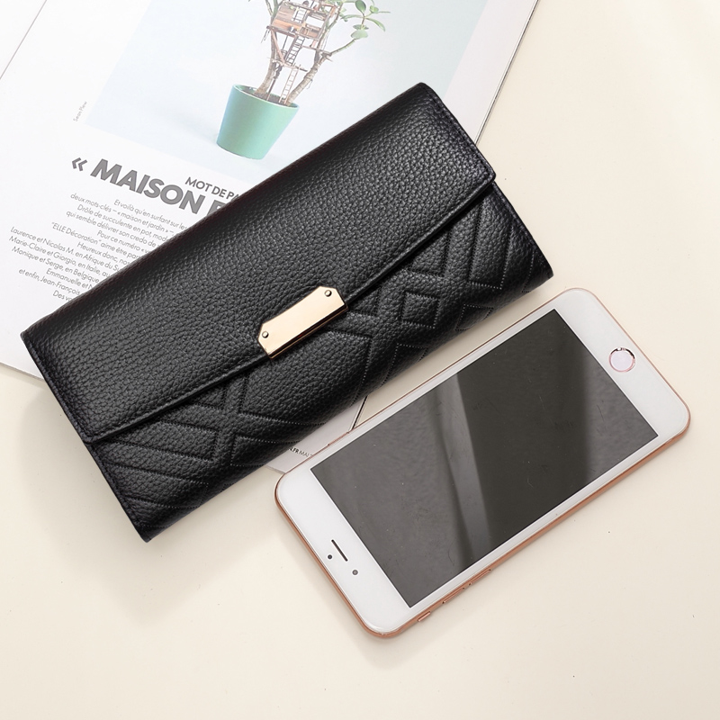 レディース二つ折り財布 幾何学模様金具付き上質レザー長財布