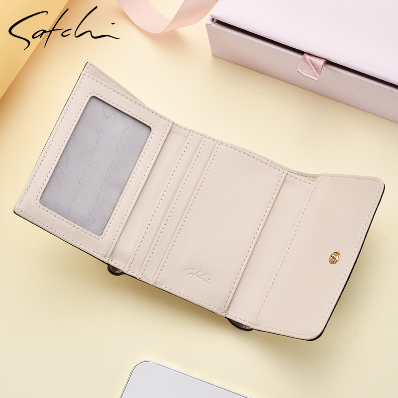 レディース二つ折り財布 キルティング模様金具付きレディース二つ折り財布