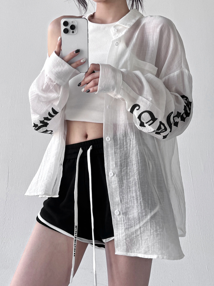 柄シャツ 透け感文字デザイン柄シャツ