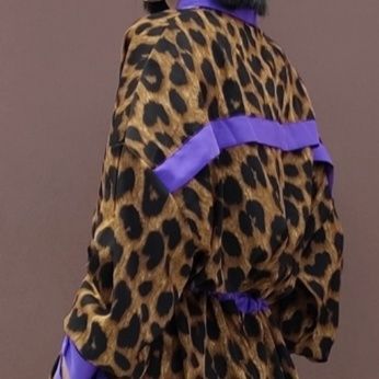 柄シャツ 野性的魅力ヒョウ柄ジャンプスーツ