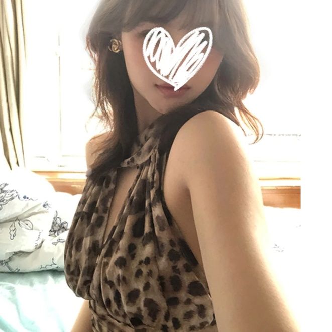柄シャツ 優美なホルターネックヒョウ柄シャツ
