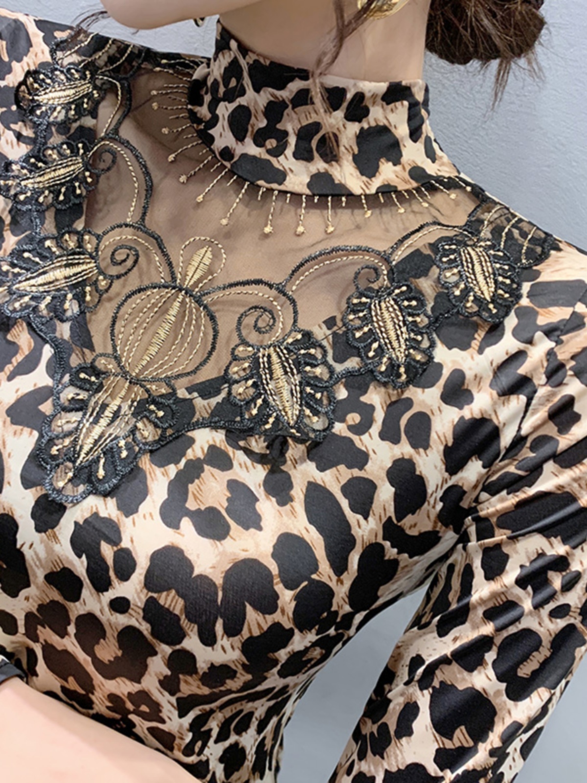 柄シャツ 優美刺繍シースルーヒョウ柄トップス