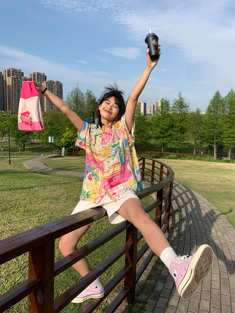 柄シャツ 華やか水彩画風総柄シャツ
