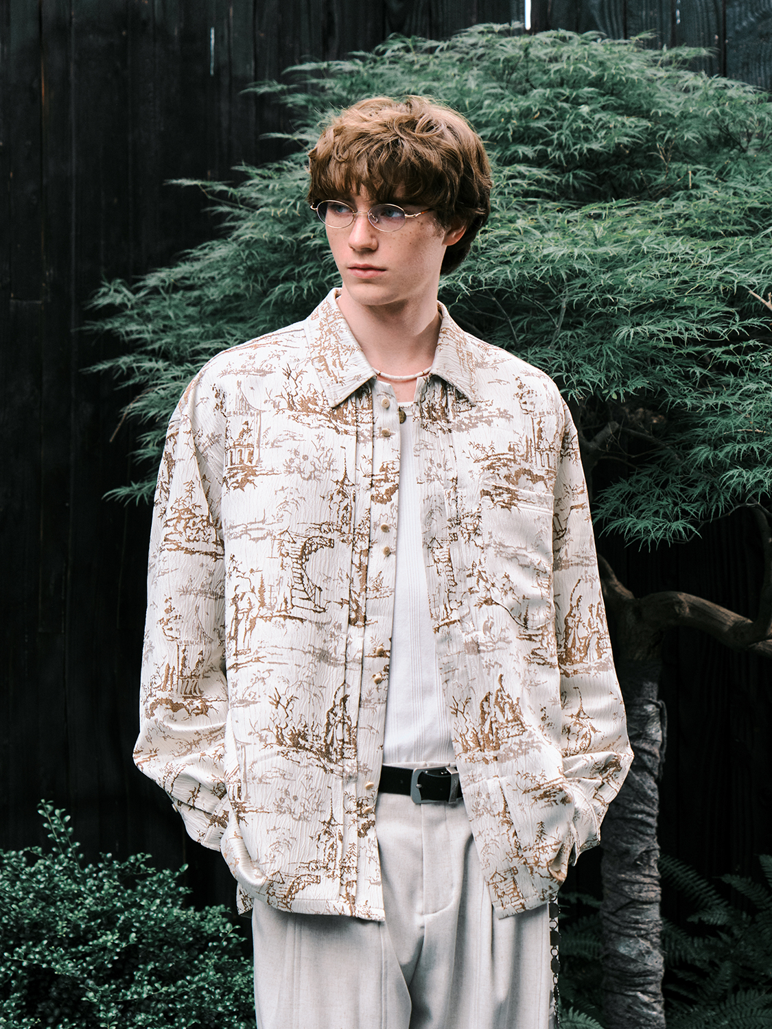 柄シャツ 風景画風総柄シャツ