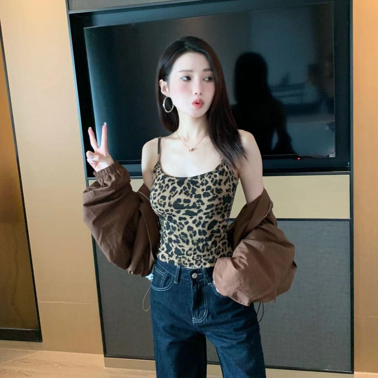柄シャツ 野性美あふれるキャミソール