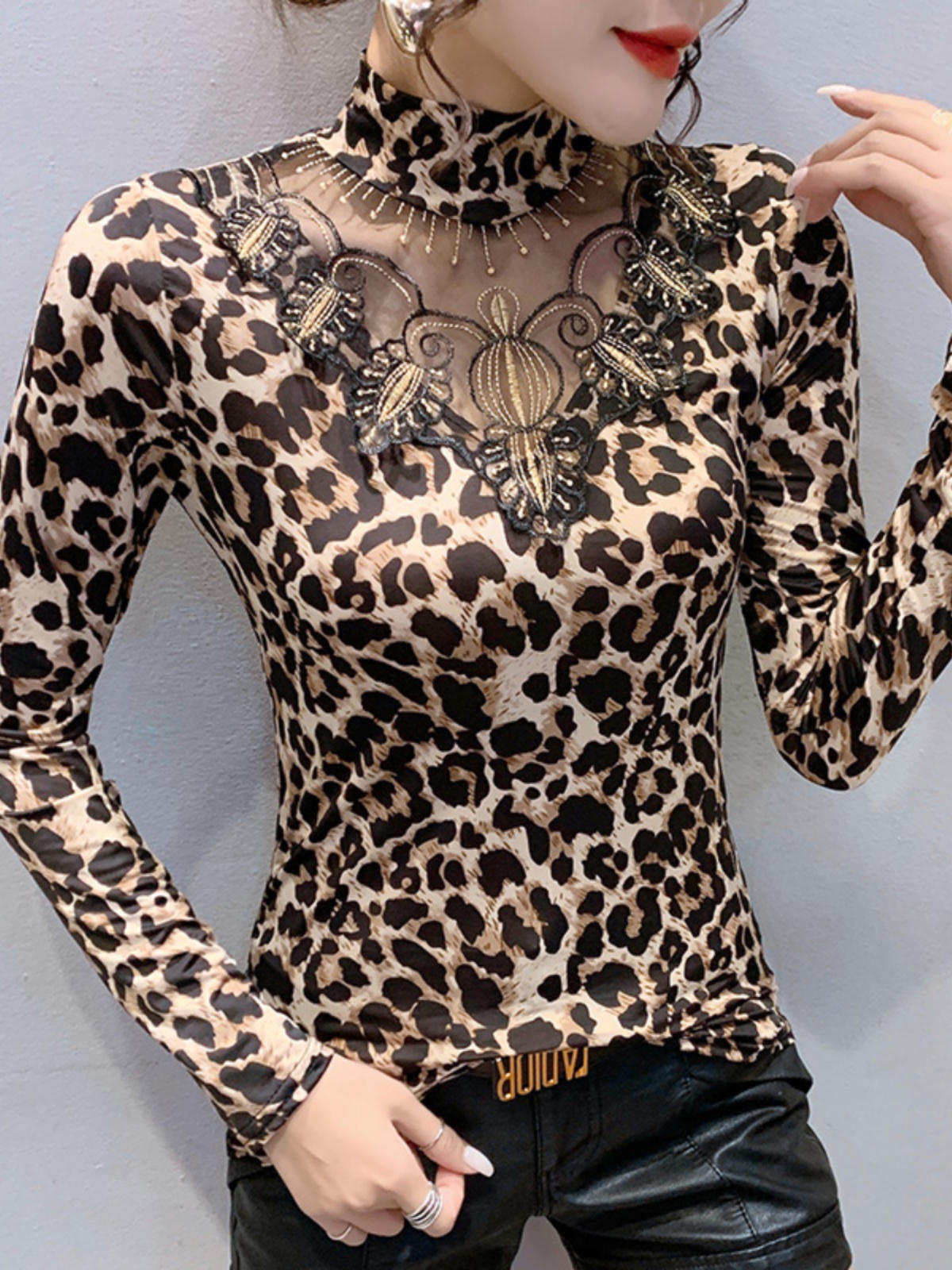 柄シャツ 優美刺繍シースルーヒョウ柄トップス