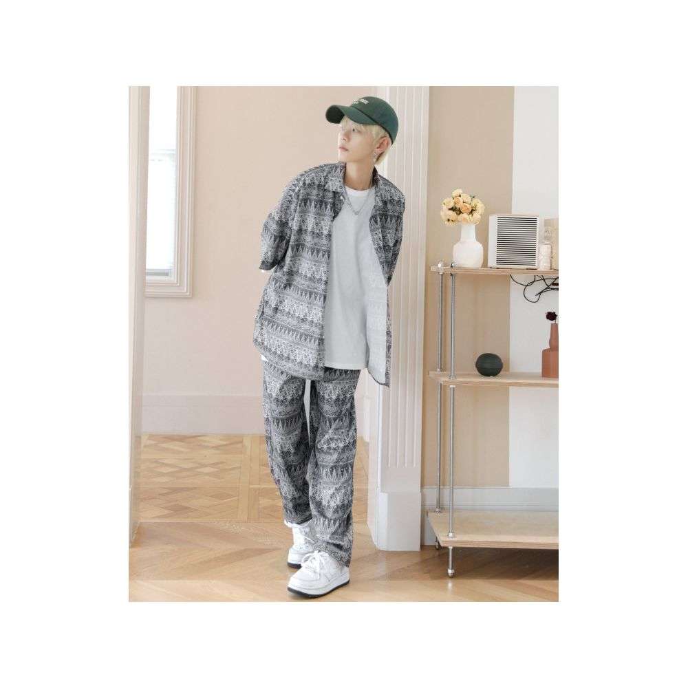 総柄シャツ　民族調幾何学模様の柄シャツ＆パンツセット