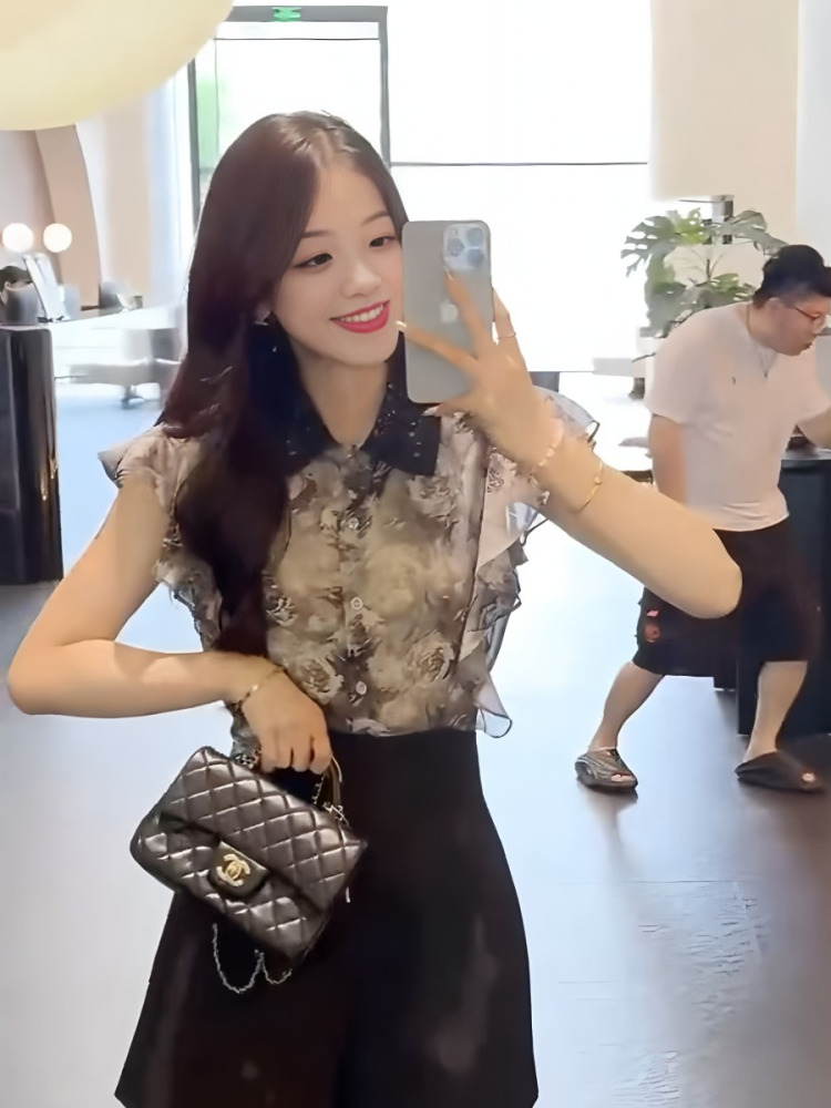 柄シャツ 優雅な花影シアーブラウス