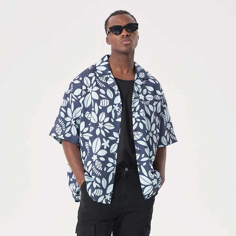 柄シャツ 紺地に白花柄の半袖開襟シャツ 男女兼用
