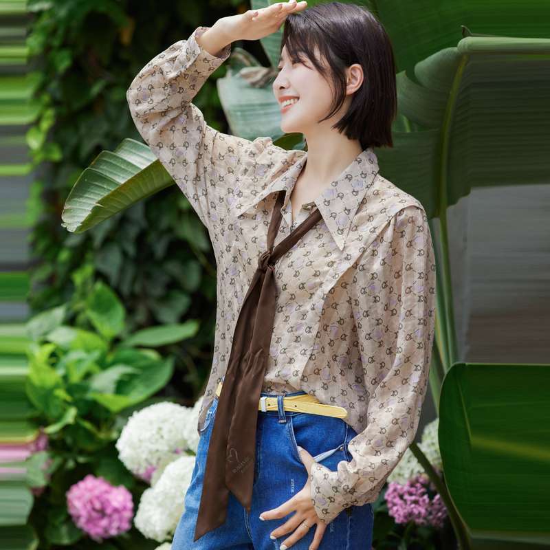 総柄シャツ　優美な小花柄プリント総柄シャツ