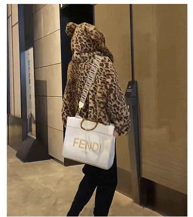 柄シャツ ふわもこ猫耳付きヒョウ柄パーカー