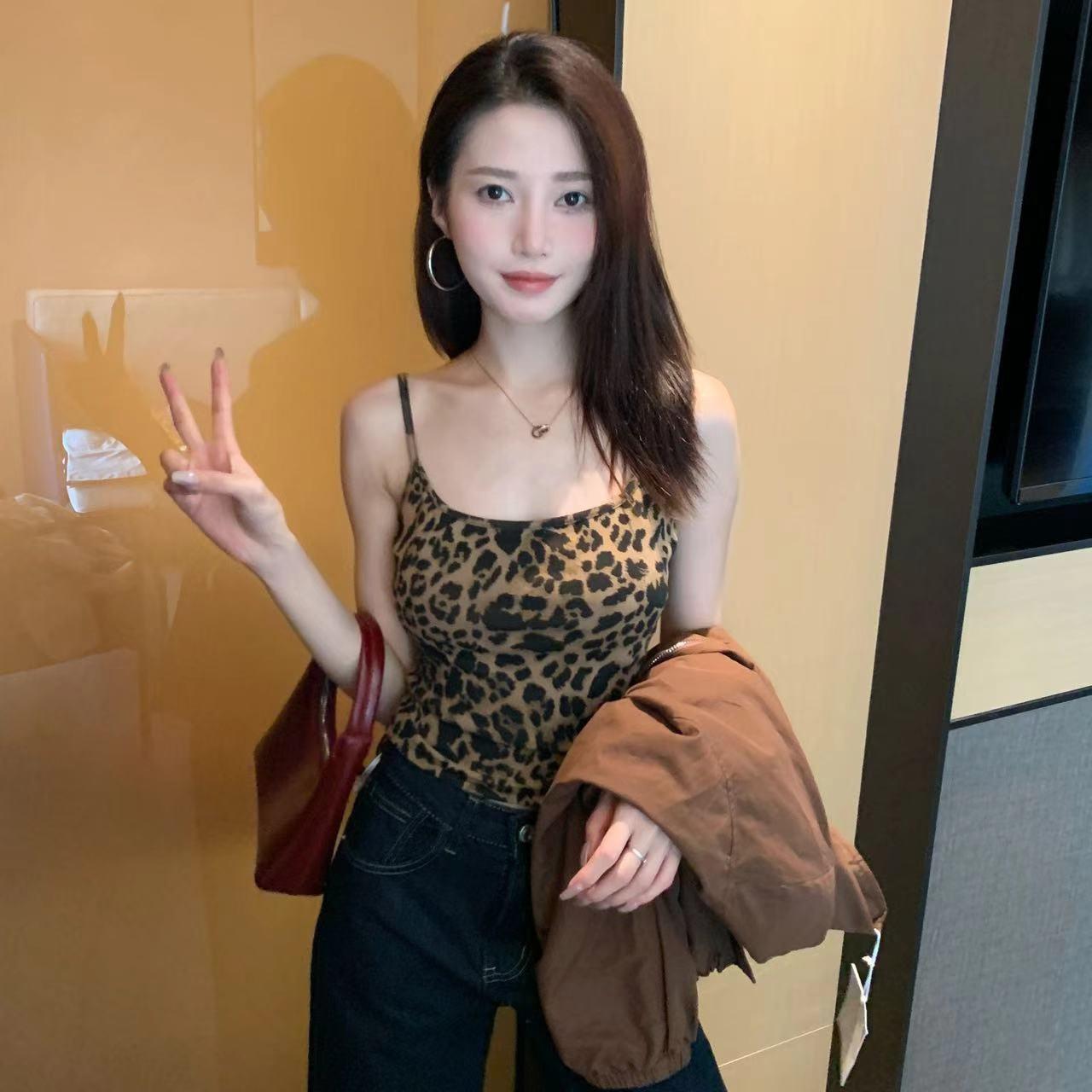 柄シャツ 野性美あふれるキャミソール