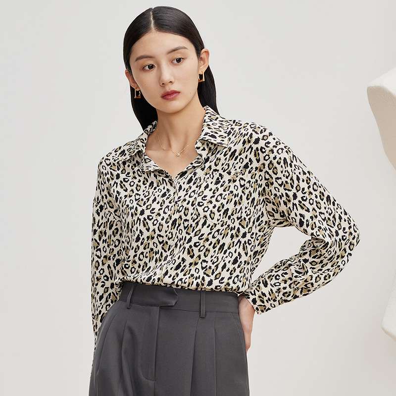 ヒョウ柄シャツ