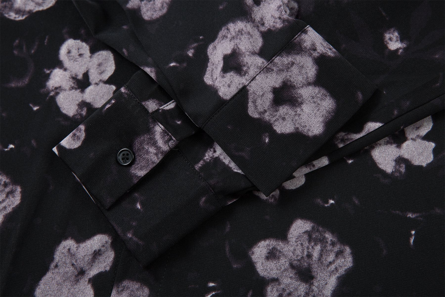 柄シャツ 黒地花柄長袖シャツ男女兼用春秋新作