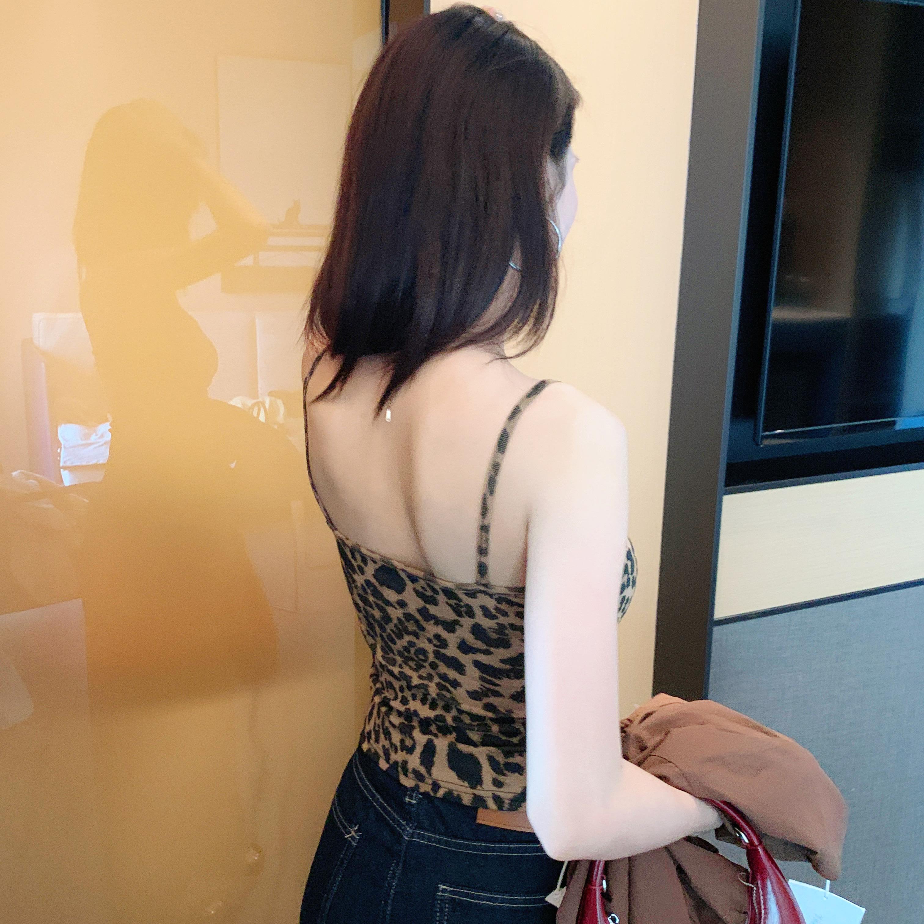 柄シャツ 野性美あふれるキャミソール