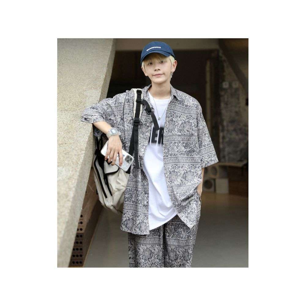 総柄シャツ　民族調幾何学模様の柄シャツ＆パンツセット