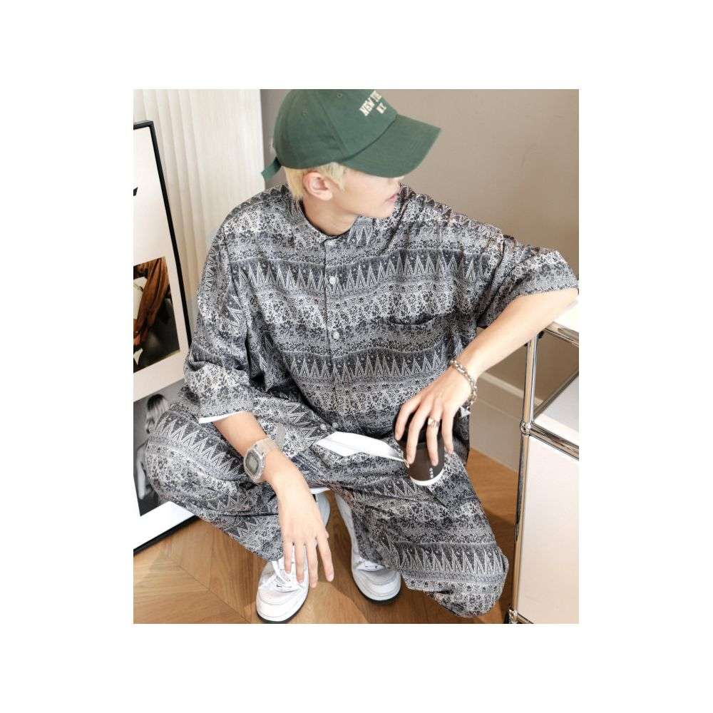 総柄シャツ　民族調幾何学模様の柄シャツ＆パンツセット