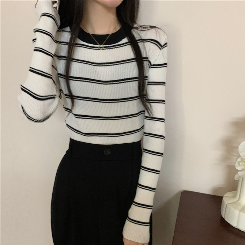白ボーダー柄シャツ リブ編み長袖ニットトップス