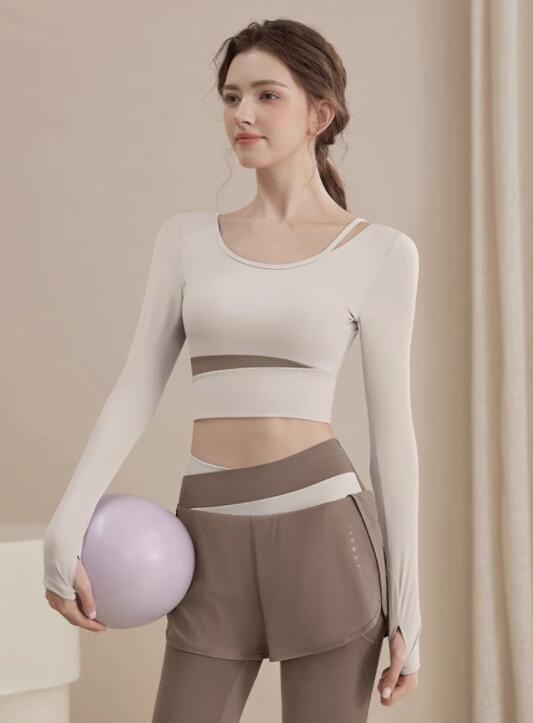 スポーツウェア 速乾ヨガ服セット フィットネス用長袖トップス ショートパンツ