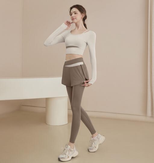 スポーツウェア 速乾ヨガ服セット フィットネス用長袖トップス ショートパンツ