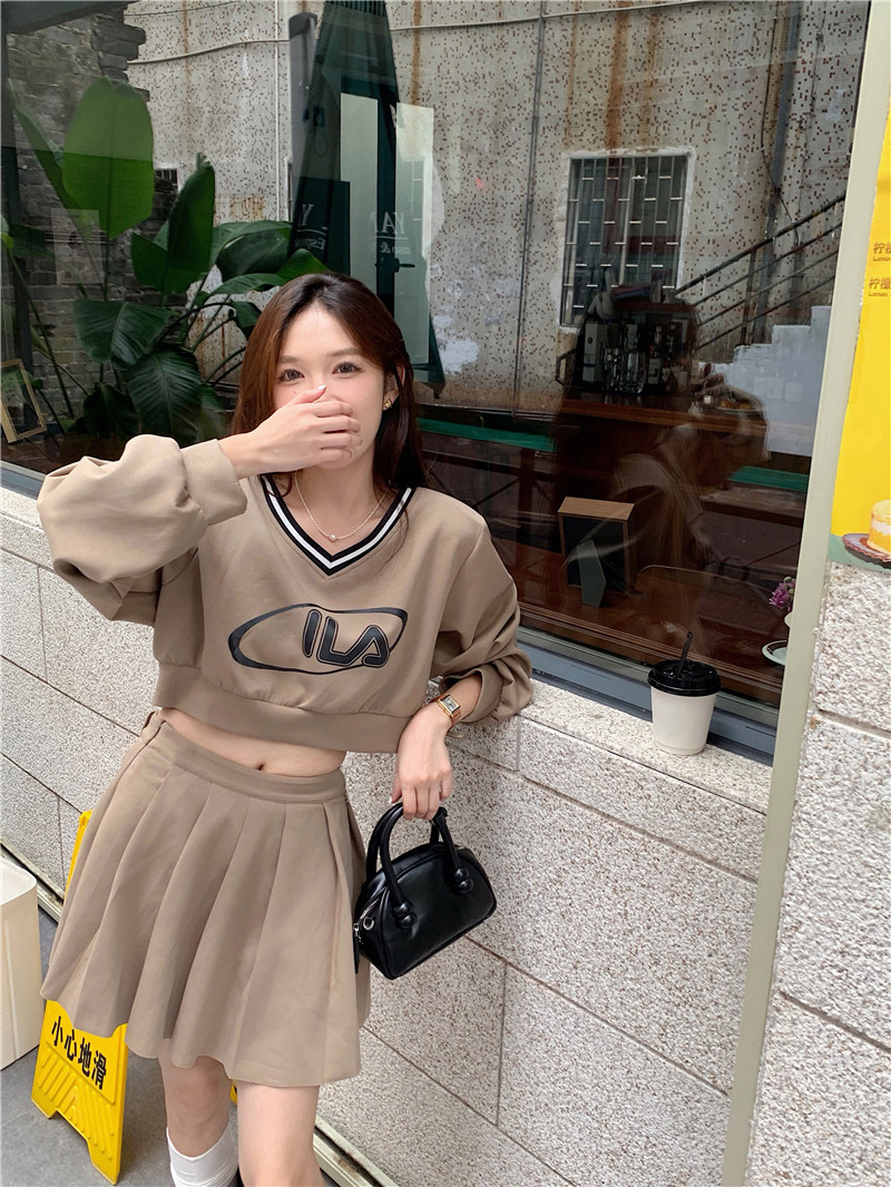 スポーツウェア 秋冬新作 長袖パーカー プリーツスカート セット