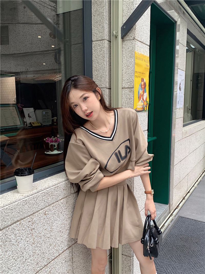 スポーツウェア 秋冬新作 長袖パーカー プリーツスカート セット