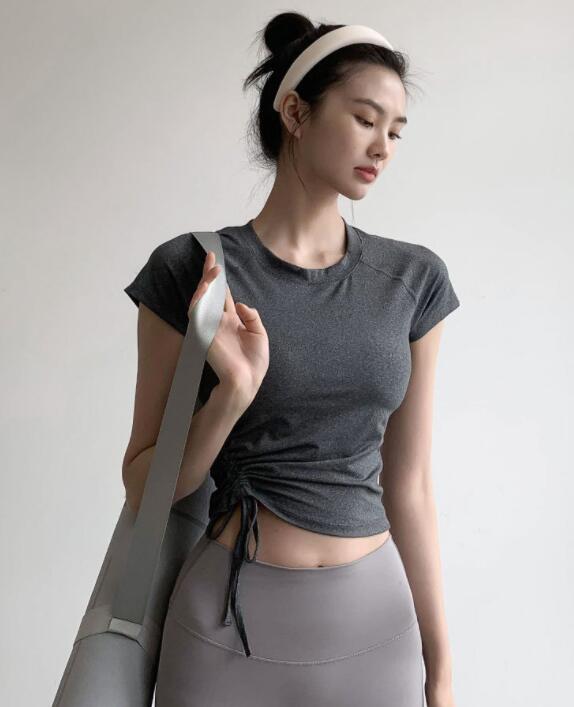 スポーツウェア レディース半袖ヨガ服速乾サイド絞りトップス