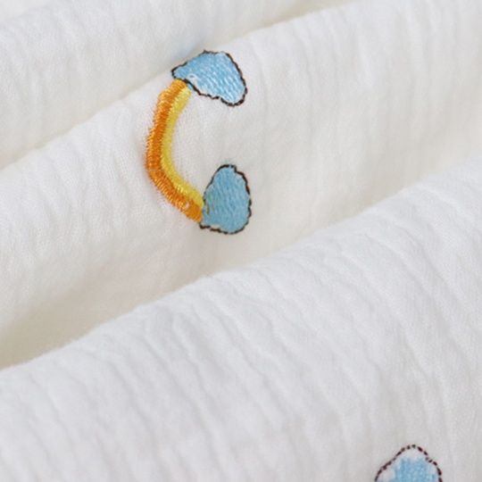 優しさつつむ刺繍ガーゼケット