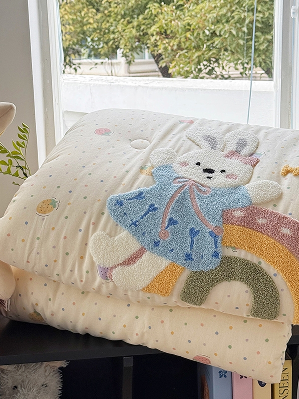 ふわもこうさぎと虹のガーゼケット