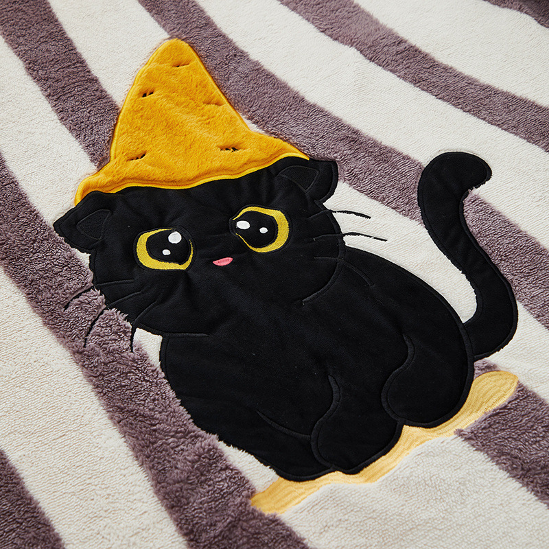 ガーゼケット 愛らしい猫ちゃん刺繍入り純綿ガーゼケット