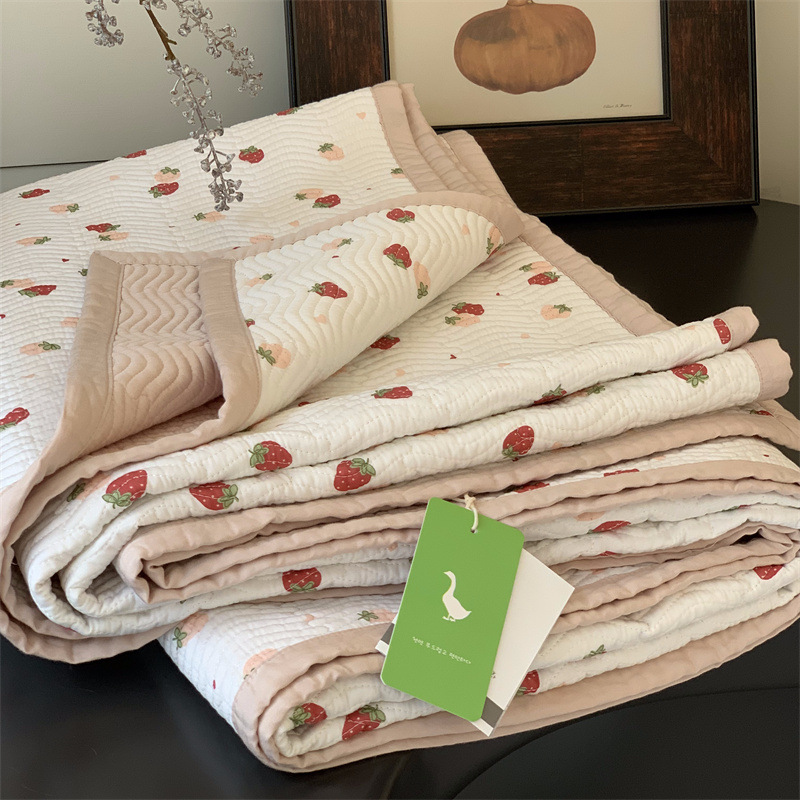 ガーゼケット 綿 甘酸っぱい苺柄綿素材六重織りガーゼケット