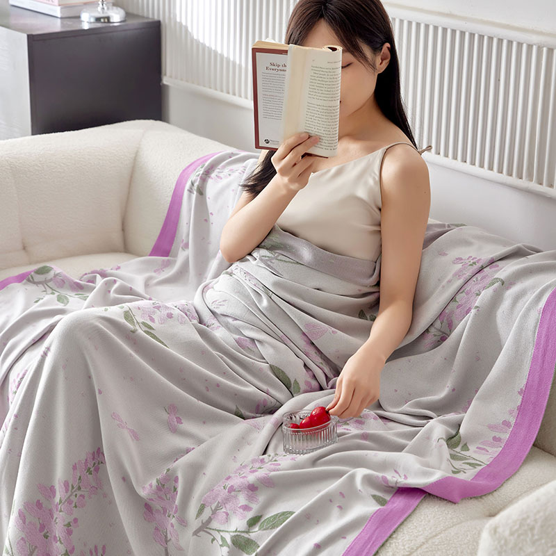 優美な花柄ガーゼケット