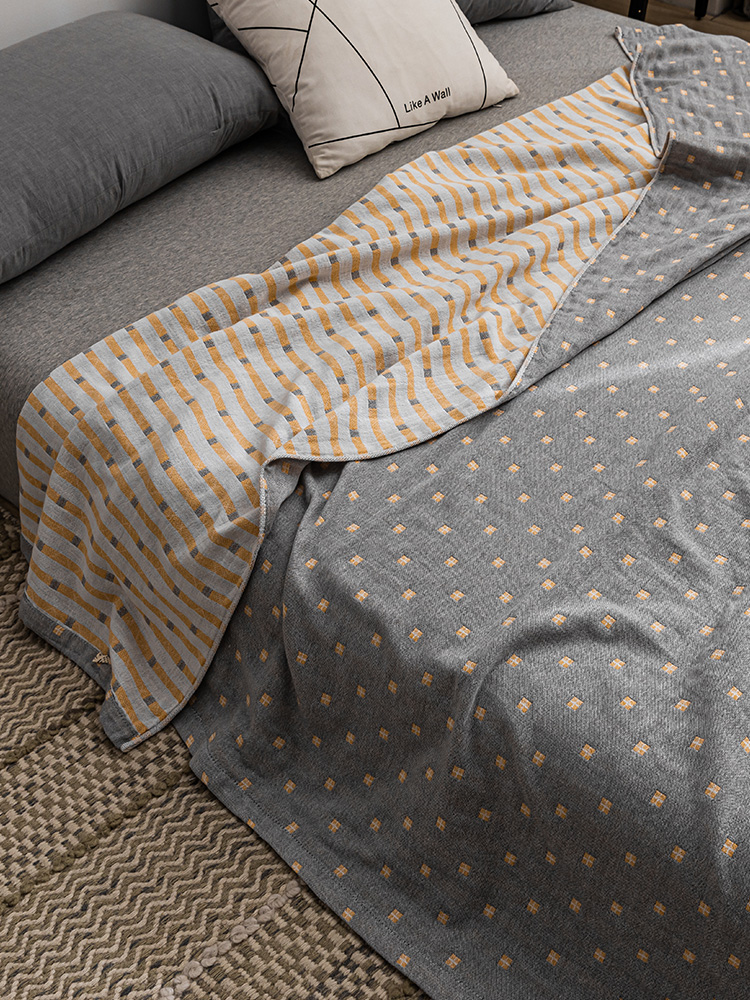 優しい眠りの格子柄ガーゼケット