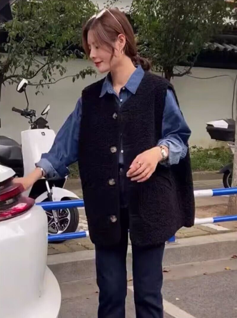 もこもこボア素材の暖かジレベスト