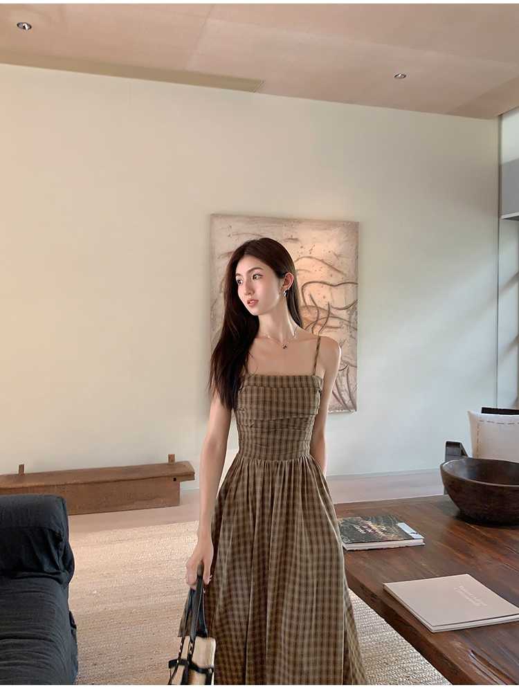 魅力を引き立てる！レトロなギンガムチェックワンピース5選