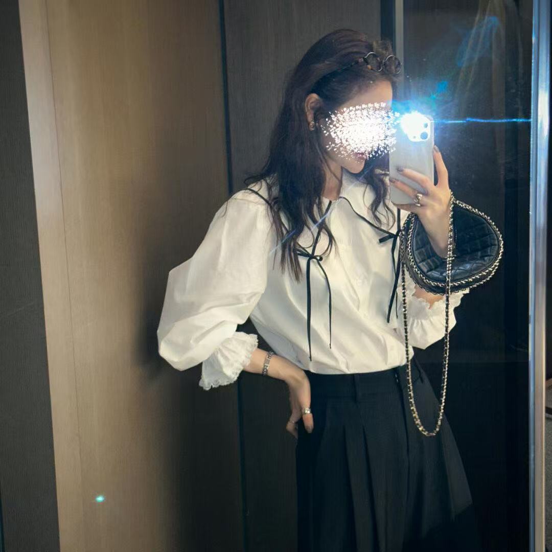 大人かわいい服 配色リボン付きフリル袖ブラウス