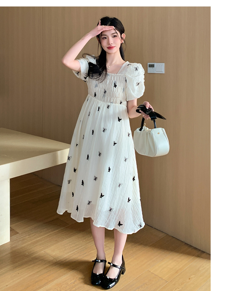 大人かわいい服 蝶々刺繍パフスリーブシャーリングワンピース