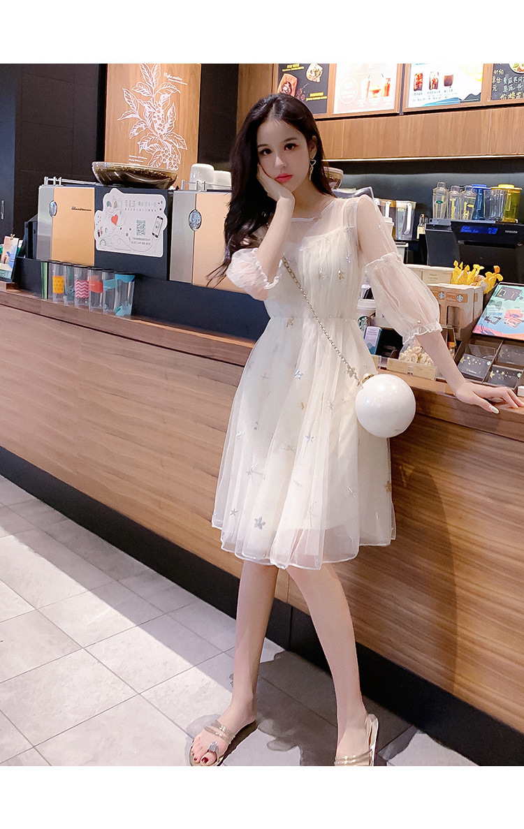 大人かわいい服 星刺繍シアーチュールワンピース