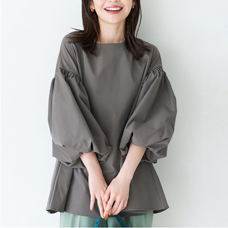 大人かわいい服 ふんわり袖のゆったりブラウス