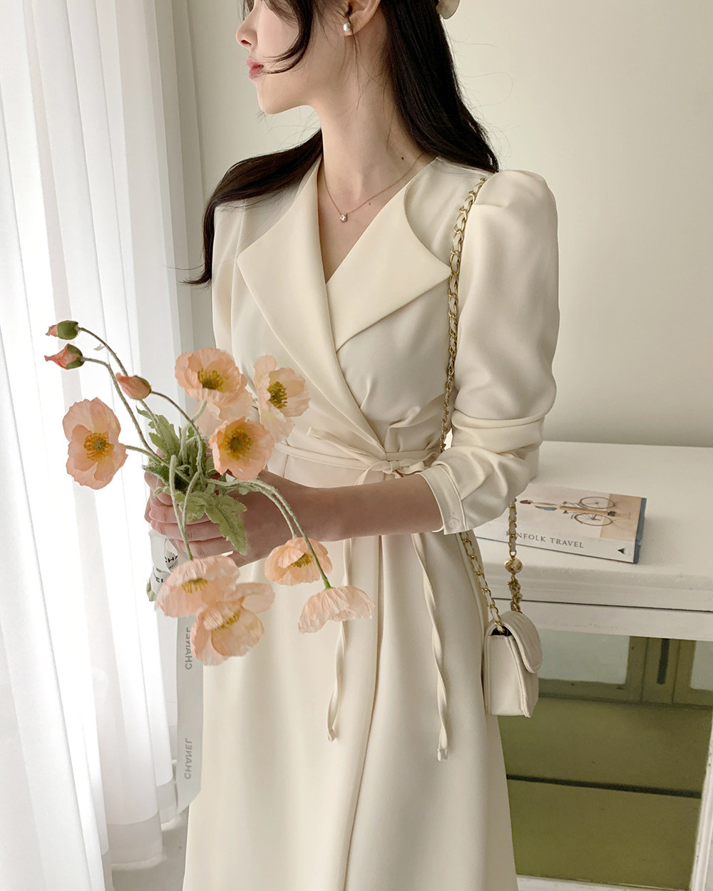 大人かわいい服 テーラード襟ウエストリボンワンピース