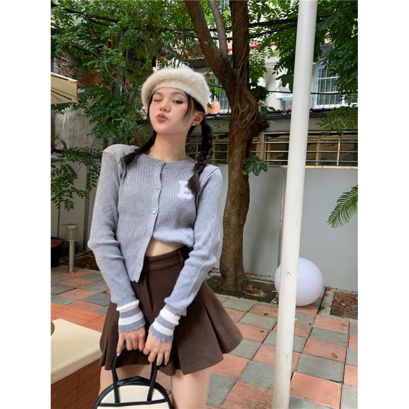 大人かわいい服 袖配色ラインリブニットカーディガン